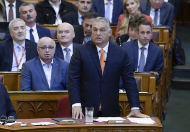 Óriási Balhé tört ki a Parlamentben Orbán miatt